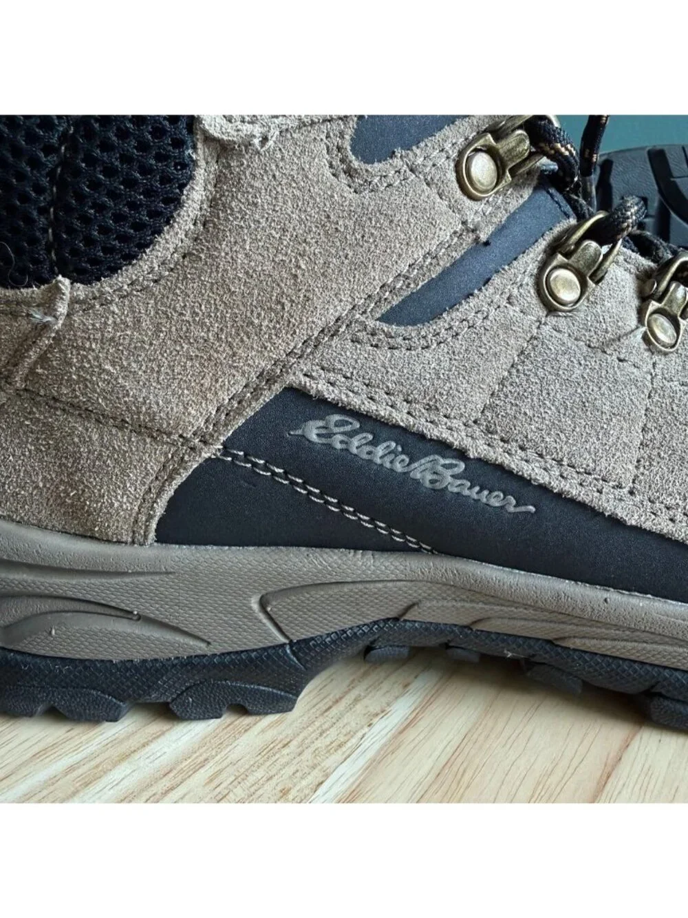 Eddie Bauer Mens Hiking Boots Size 9 Tacama Suede Tan Black Memory Foam